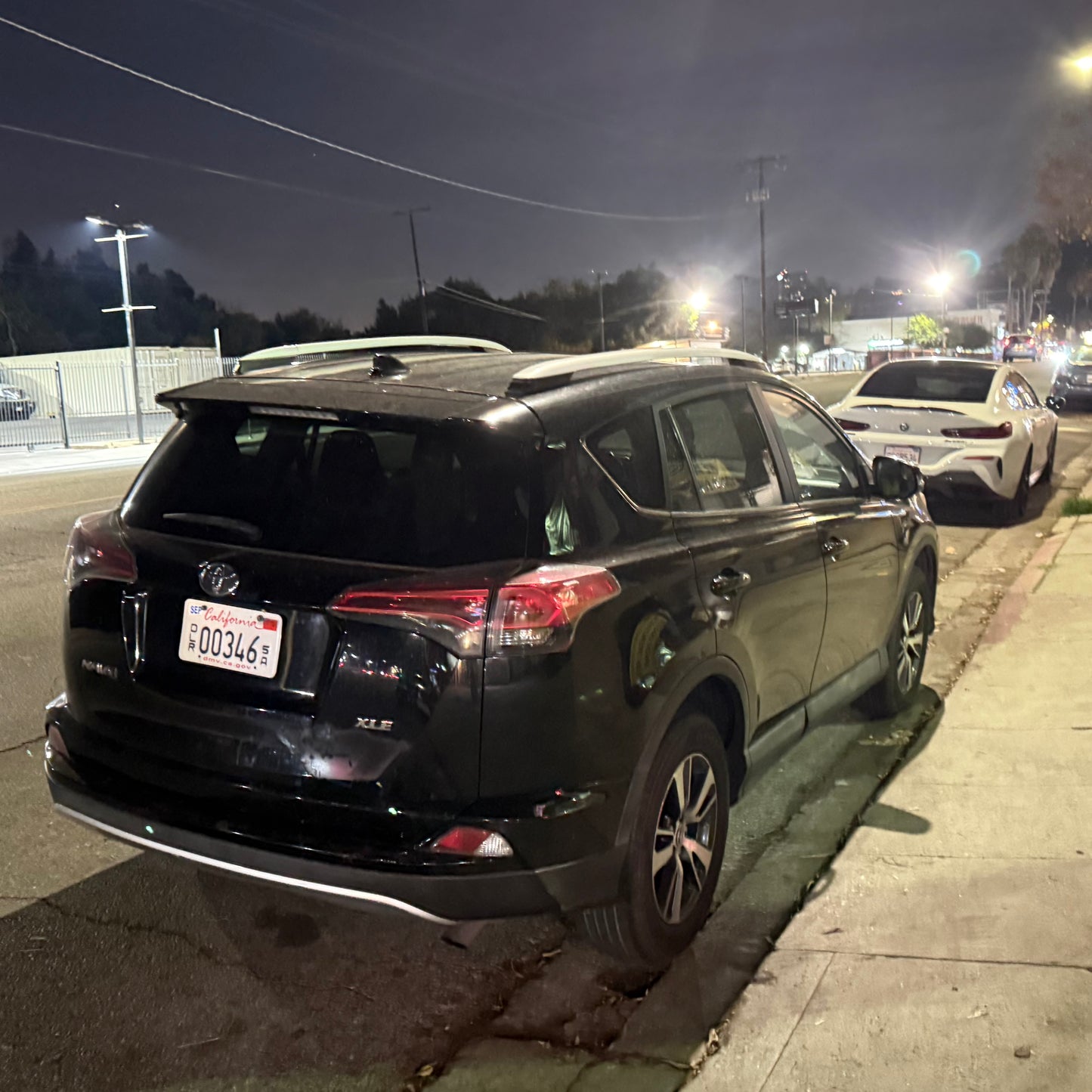 2016 Toyota Rav 4 XLE The price listed is the min down payment